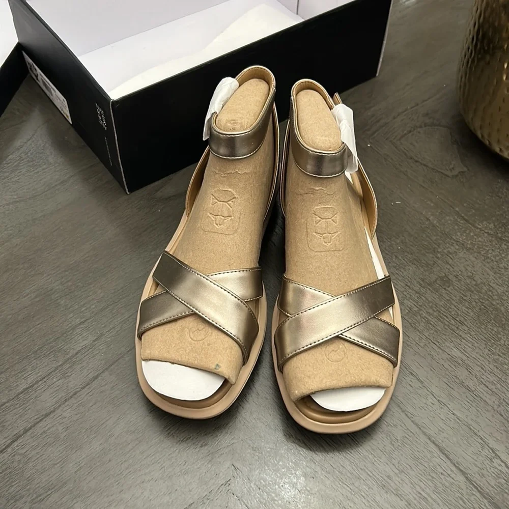 NATURALIZER Jamila Flat Sandals Women's Shoes In Warm Silver Metallic Faux Leath_4